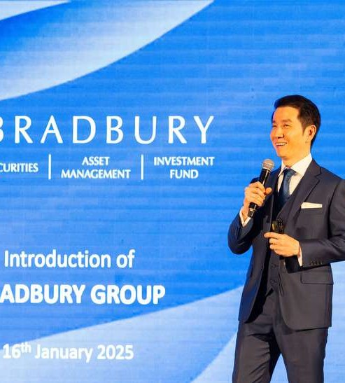 A speaker addressing the IBW Global Summit 2025 stage